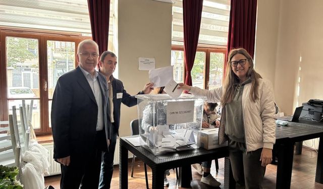 Kırklareli'nde çifte vatandaşlar Bulgaristan seçimi için sandık başına gitti