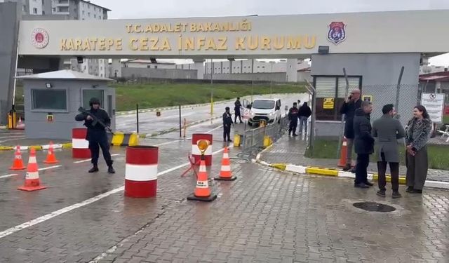 Görevinden uzaklaştırılan Üsküdar Belediye Başkanı Dedetaş ev hapsiyle tahliye edildi