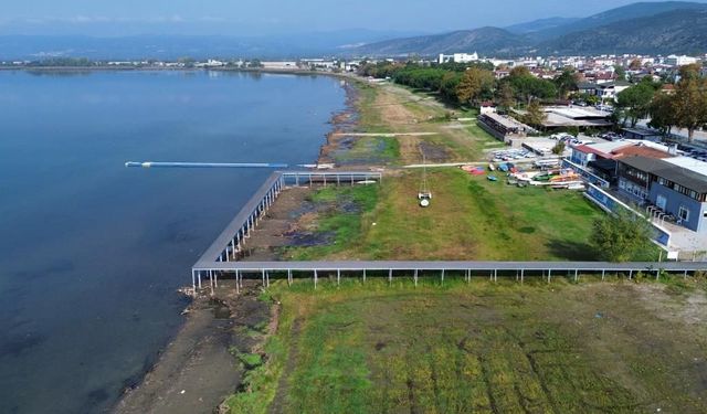 Dereler taştı, barajlar doldu, İznik Gölü çekilmeye devam ediyor