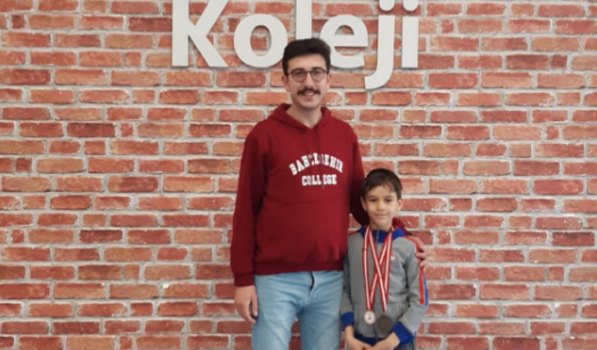 Vardar, Satranç Turnuvasında Başarı Elde Etti