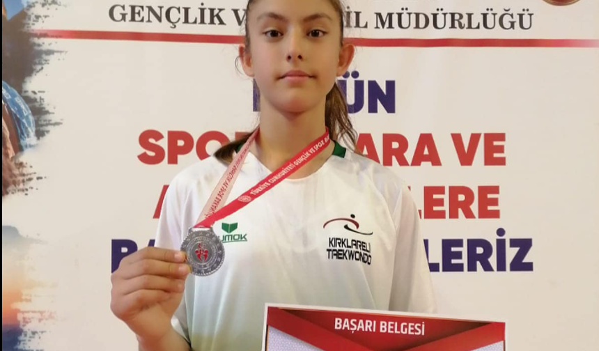 Zeynep Nur, Gümüş Madalya Kazandı