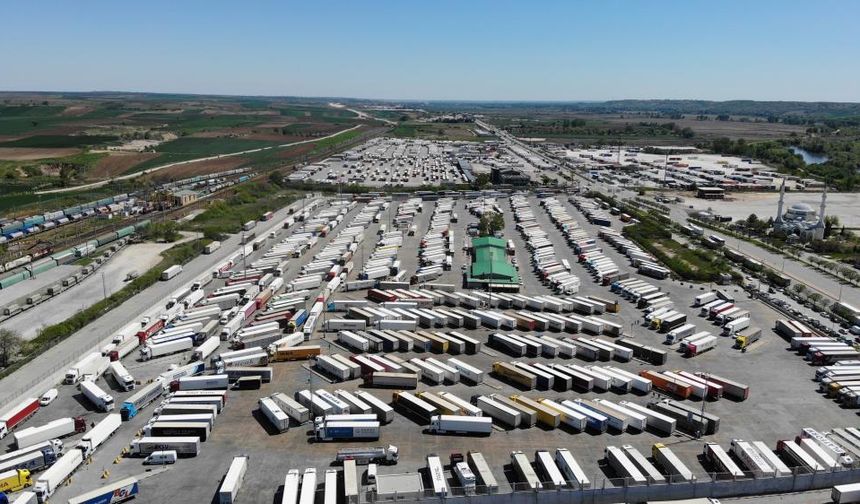 Kapıkule'de binlerce tır 4 gündür bekliyor