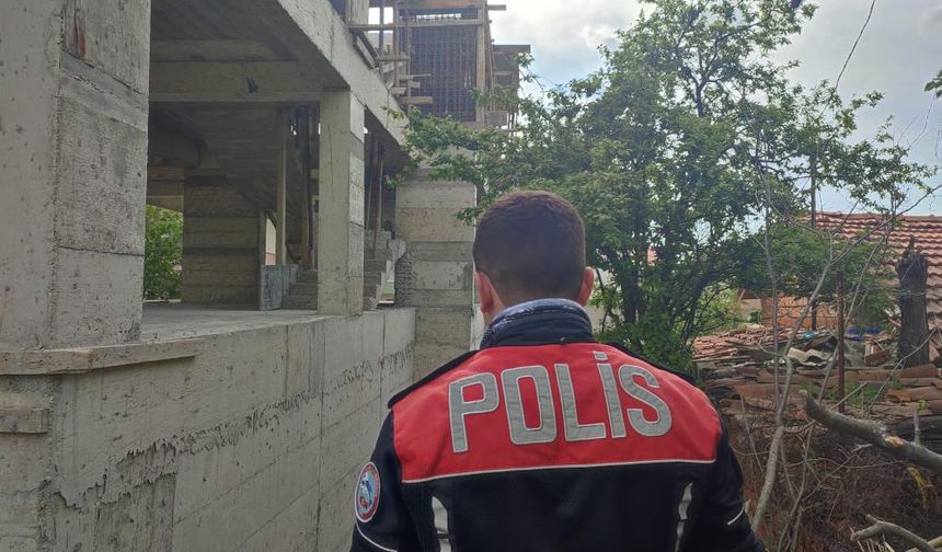 İnşaattan düşen işçi yaralandı