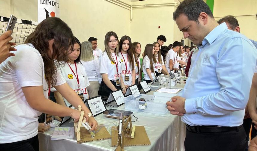 Hayrabolu'da liseli gençler bilim fuarında projelerini sergiledi