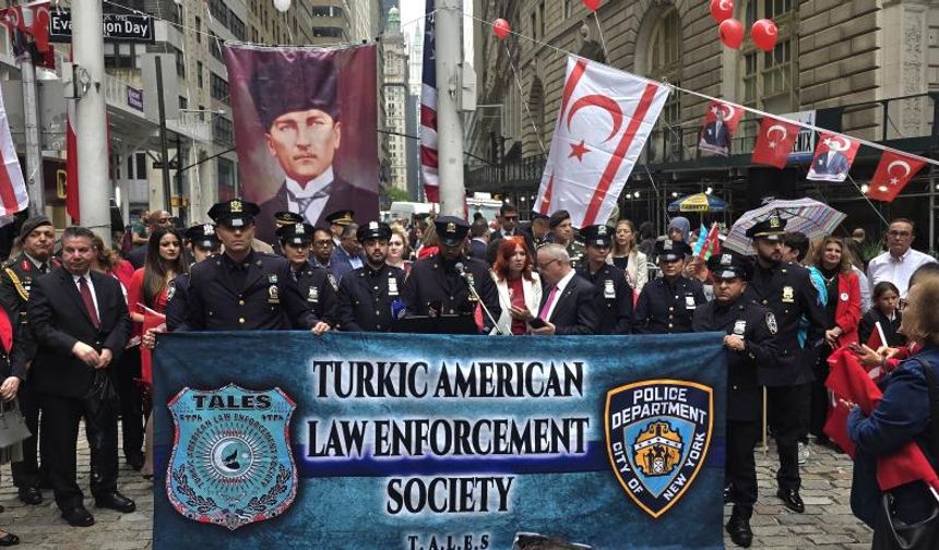 ABD’de Türk bayrağı göndere çekildi