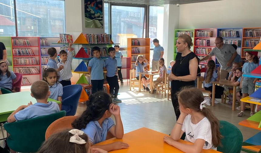 Minik Öğrencilerden Kitap Okuma Etkinliği