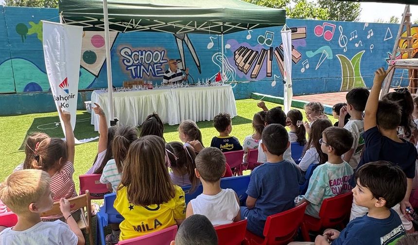 Bahçeşehir Koleji’nde Cam Sanatıyla Renkli Yaz Şenliği