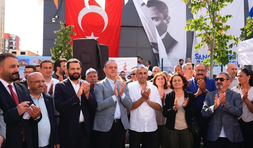 Sancaktepe’de Sırrı Süreyya Önder Spor Parkı, Nazım Hikmet Parkı ve Şiir Sokak Parkı için toplu açılış töreni düzenlendi