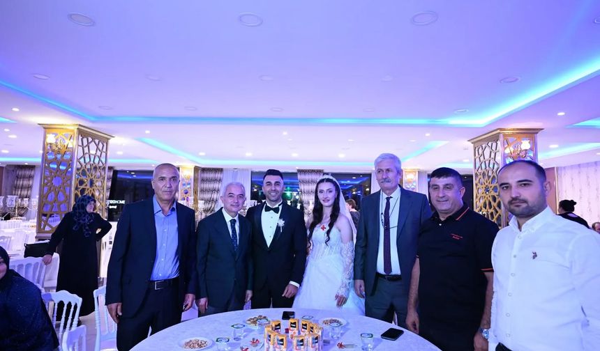 Vali Turan, Ezgi ve Burak’ın Düğününe Katıldı
