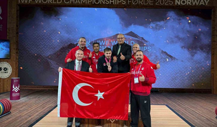 Yusuf Fehmi Genç, silkmede dünya üçüncüsü