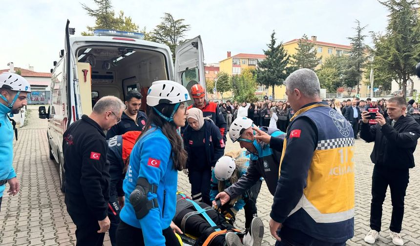 Kırklareli’nde “Afet ve Dayanıklılık Ayı” Kapsamında Tatbikat Gerçekleştirildi