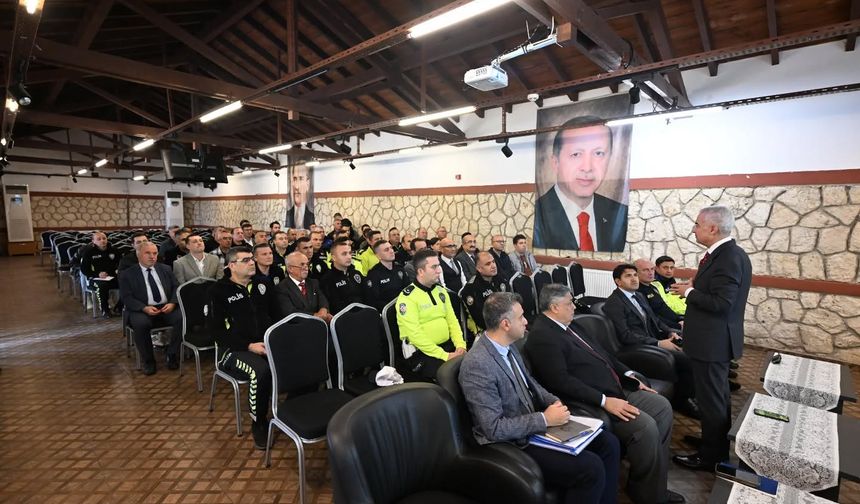 Vali Turan, Hız Sınırlamaları Bilgilendirme Sunumuna Katıldı