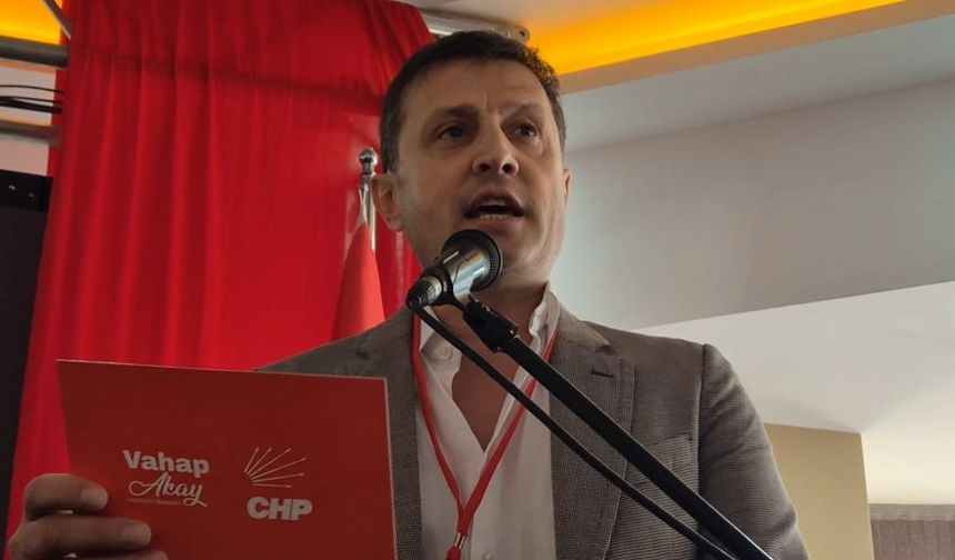 CHP Tekirdağ İl Kongresi'nde büyük kriz: "Kovun beni" diyerek salonu terk etti