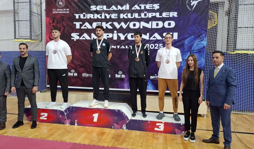 Taekwondo Şampiyonası’nda Hasan Arık’tan Bronz Madalya