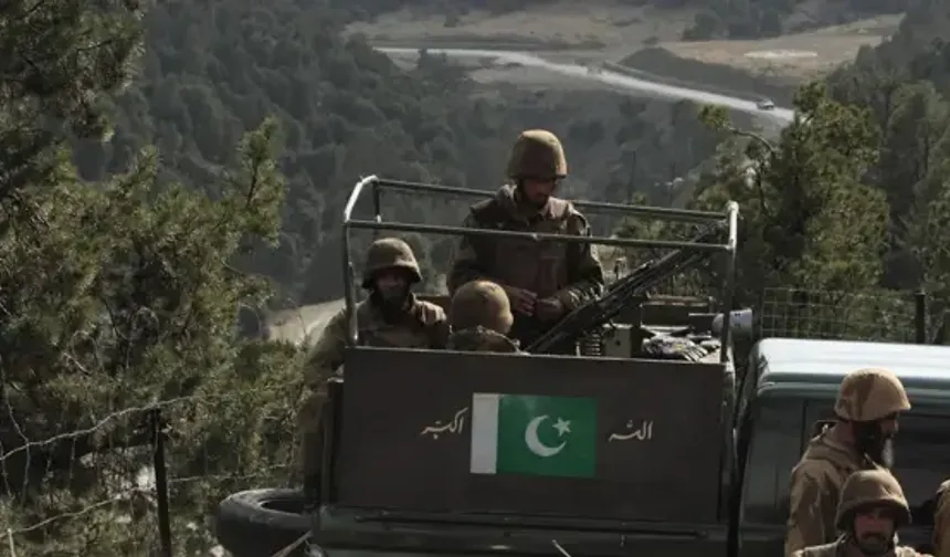 Pakistan-Afganistan sınırında şiddetli çatışma