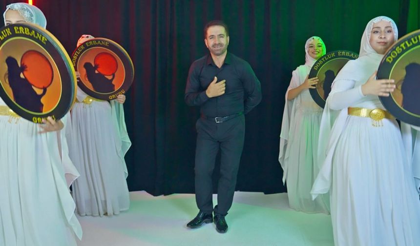 SAMET AKDAĞ HALAY İLE GELDİ