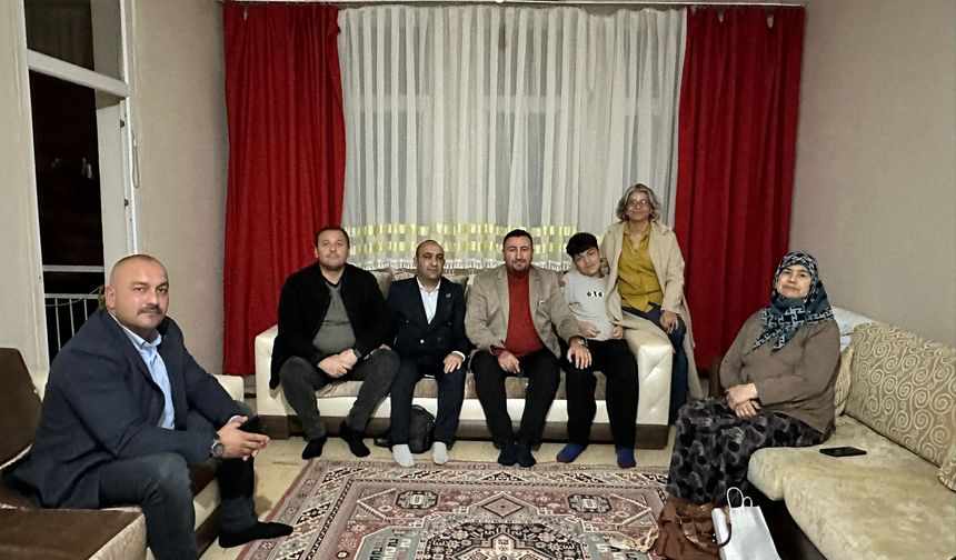 MHP Teşkilatından Depremzede Aileye Ziyaret