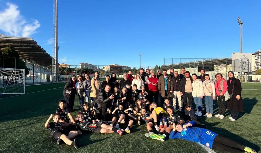 Lüleburgaz Atletik FK U-12 Takımı Şampiyon Oldu