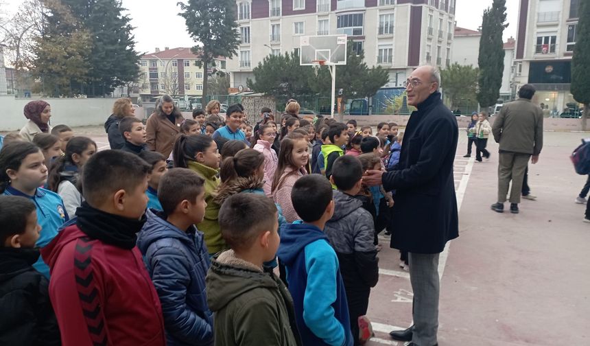 Akdemir, Arife Bekir Uğurlu İlkokulu’ndaki İstiklâl Marşı Programına Katıldı