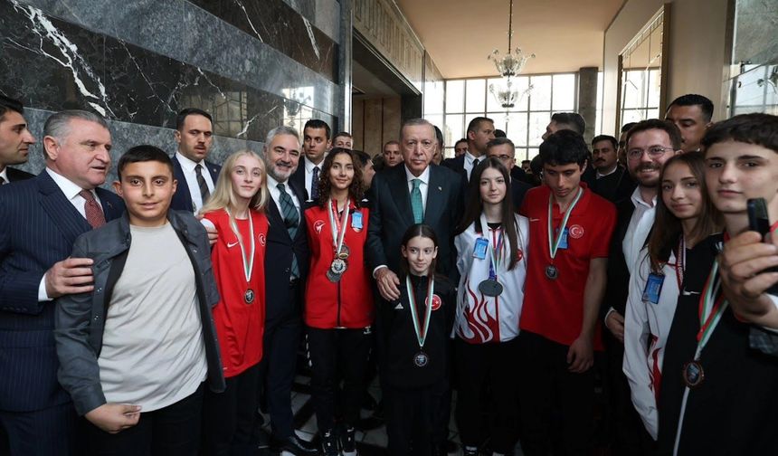 Kırklareli’nin Şampiyon Taekwondocuları Gazi Meclis’te Ağırlandı