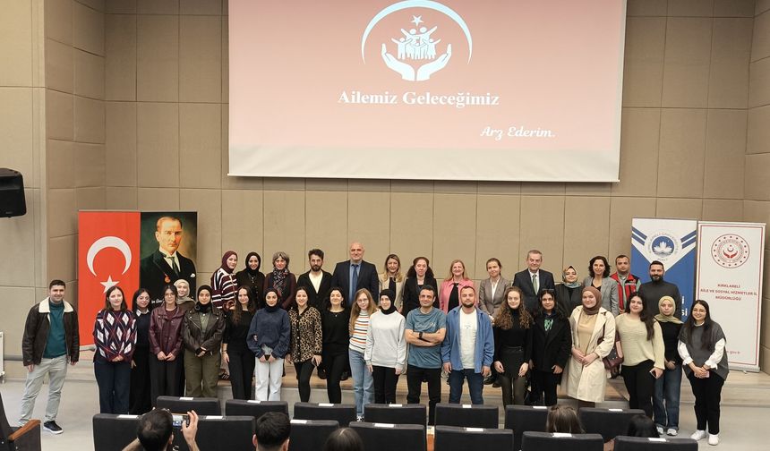 Kırklareli Üniversitesinde Koruyucu Aile Paneli Düzenlendi