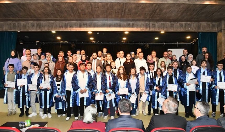 Tekirdağ'da DENEYAP mezunları geleceğe kep attı