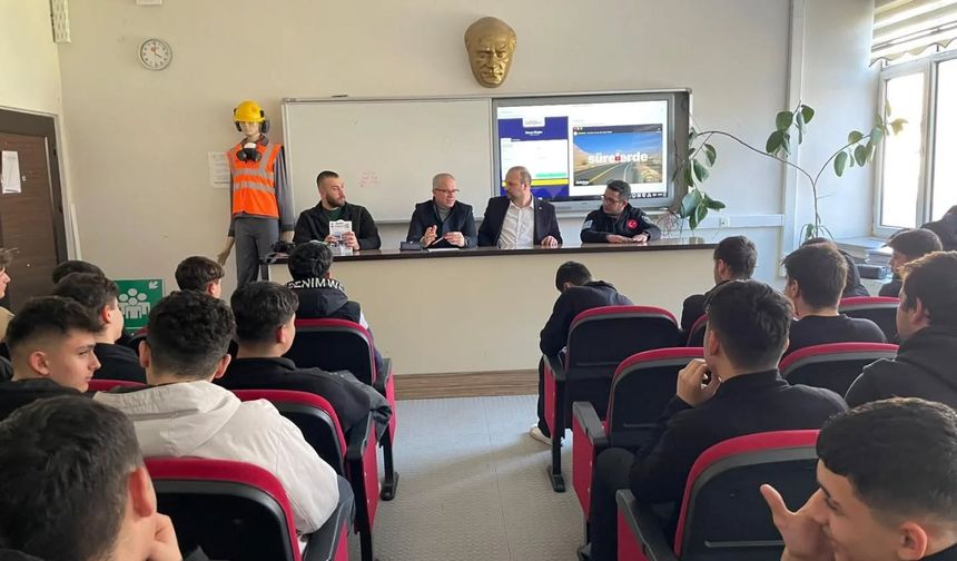 Ülkü Ocakları’ndan Öğrencilere Eğitim Desteği