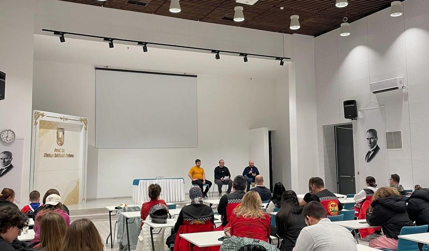 Lüleburgaz’da Dünya Gönüllüler Günü’ne Özel Söyleşi