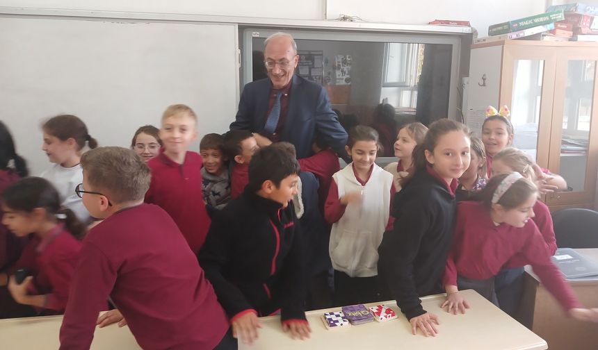 Akdemir’den Kıyıköy’deki Okullara Ziyaret