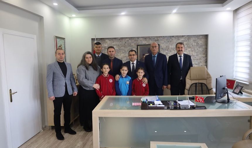 Vize’de Resim Yarışmasında Öğrencilerden Büyük Başarı