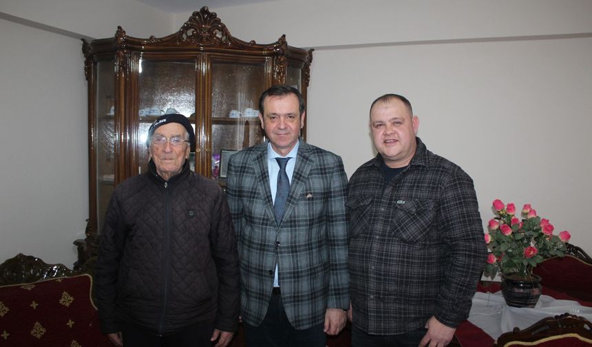 Başkan Özalp’ten Asırlık Çınarlara Ziyaret