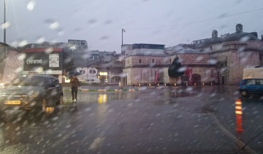 Kırklareli Merkez'de Yağışlı Hava Etkili Oluyor