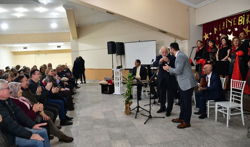 Başkan Yayla “Maziye Bir Bakıver” Konserine Katıldı