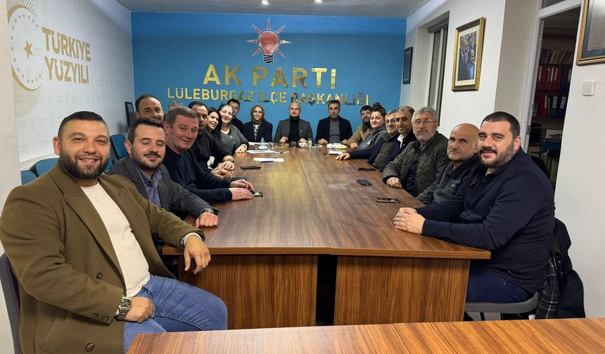 AK Parti Lüleburgaz’da Haftalık Toplantı Düzenlendi