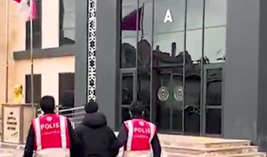 Çanakkale'de bir vatandaşı 4 milyon 500 bin TL dolandıran 3 şüpheli tutuklandı