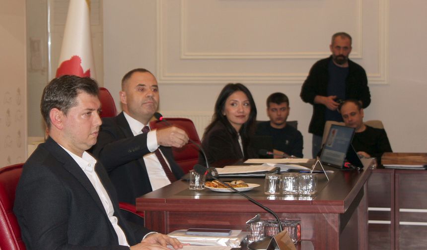 Mecliste Altyapı ve Borç Gerilimi: Taraflar Karşılıklı Suçlamalarda Bulundu