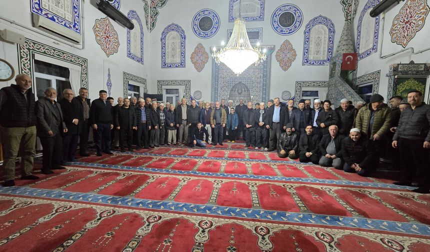 Vatandaşlar Camide Buluştu