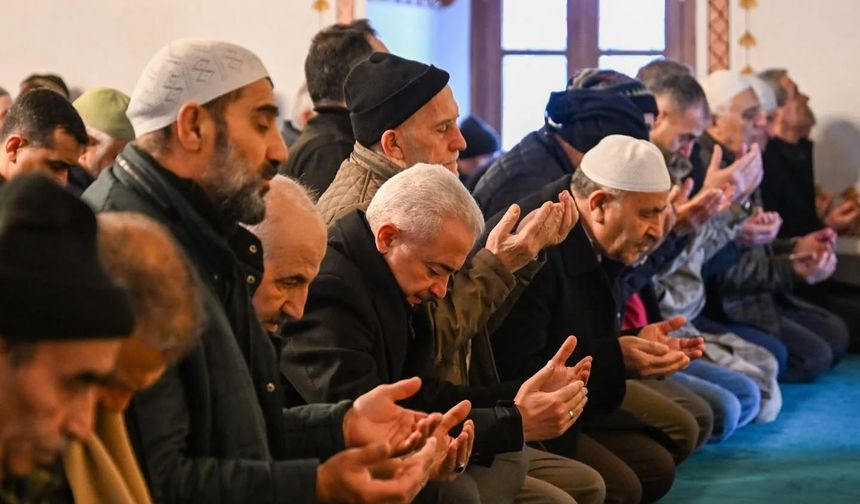 6 Şubat Depremlerinde Hayatını Kaybedenler Dualarla Anıldı