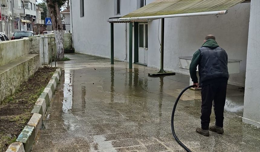 Kıyıköy’de Camilerde Temizlik Çalışması