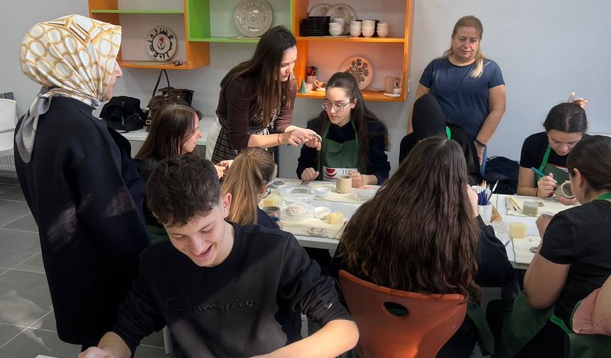 Öğrenciler Seramik Atölyesinde Üretmenin Gücünü Keşfetti