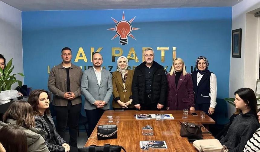 AK Parti Kadın Kolları’nda Bayrak Değişimi