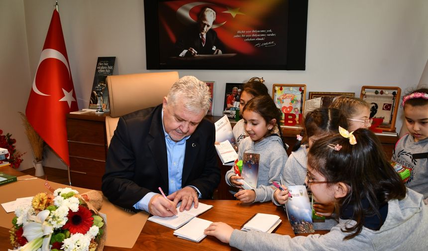 Öğrenciler Lüleburgaz Belediyesi’nde Yerel Yönetimleri Öğrendi