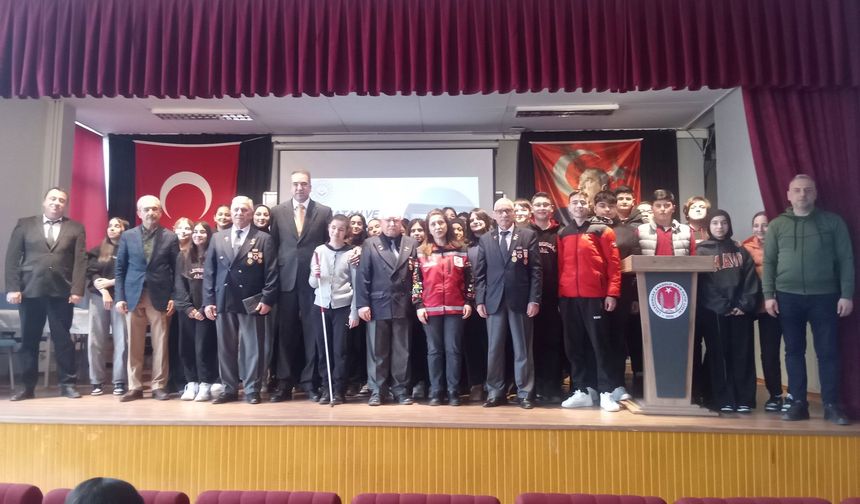 Gaziler ve Şehit Yakını Öğrencilerle Buluştu