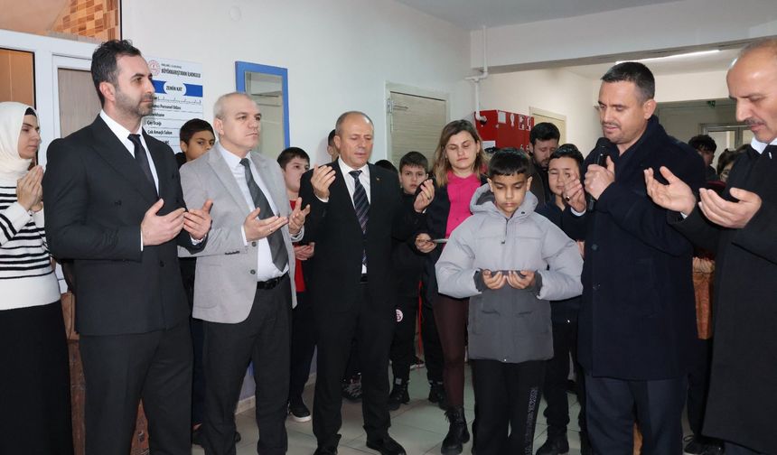 Büyükkarıştıran İlk/Ortaokulu’nda Mescit Açıldı