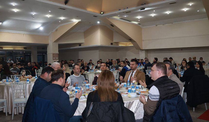 Başkan Yayla Mesai Arkadaşlarıyla İftarda Buluştu