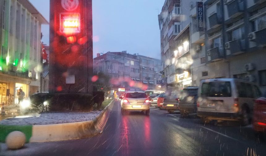 Sabah Başlayan Kar Yağışı Yüksek Kesimleri Beyaza Bürüdü