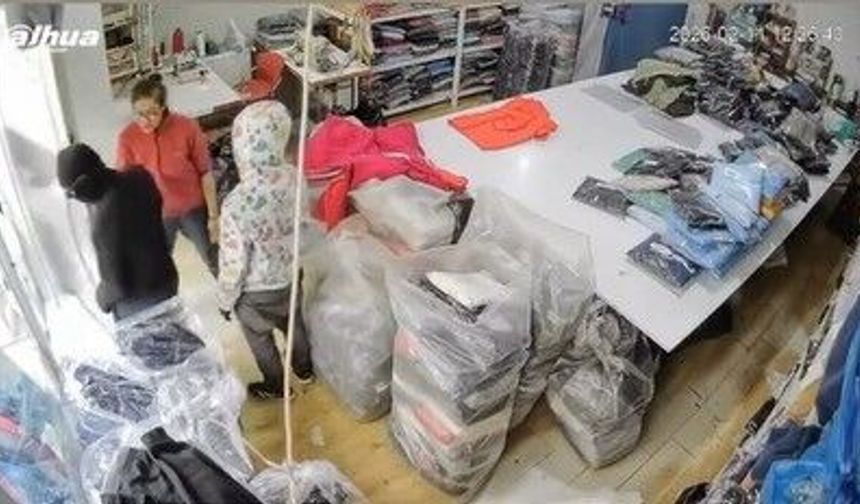 Zorla para isteyen yüzü maskeli şahısları tokatla kovdu