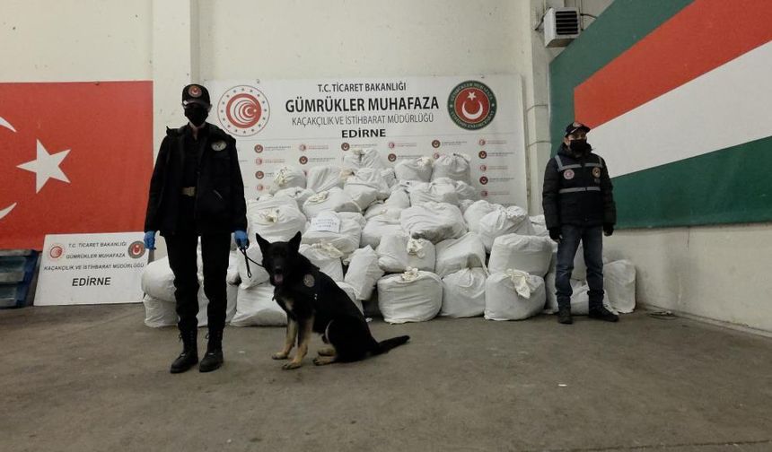 Kapıkule'de rekor yakalama, yaklaşık 1 ton esrar ele geçirildi