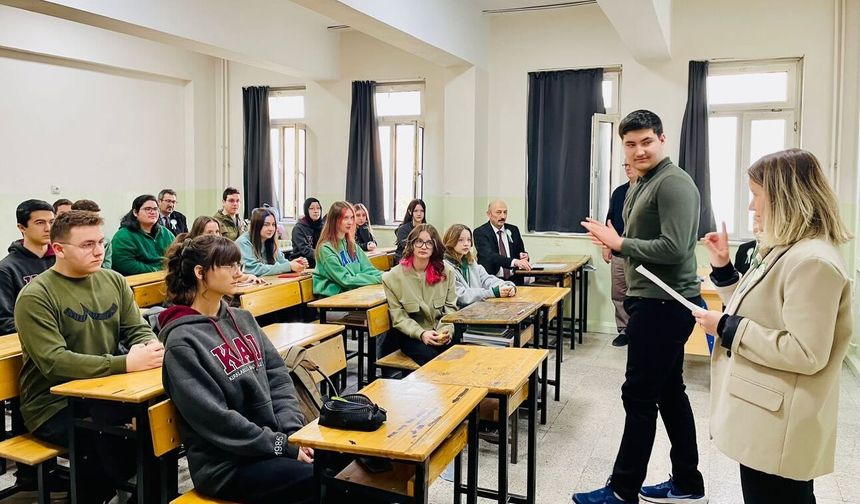 Bağımlılıkla Mücadele Anlatıldı