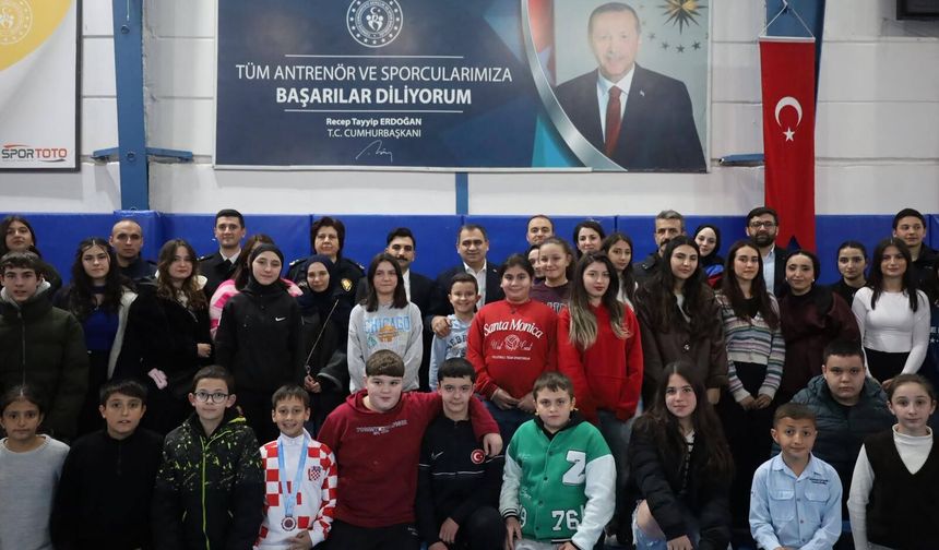 Vize’de Gençler İftar Sofrasında Buluştu